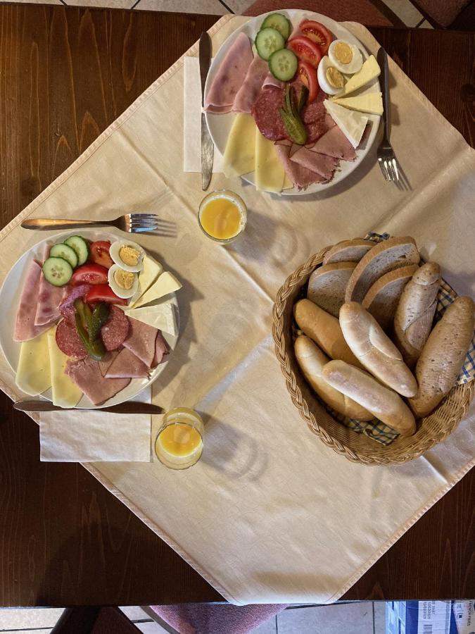 Penzion Restaurace Zatisi Румбурк Екстер'єр фото